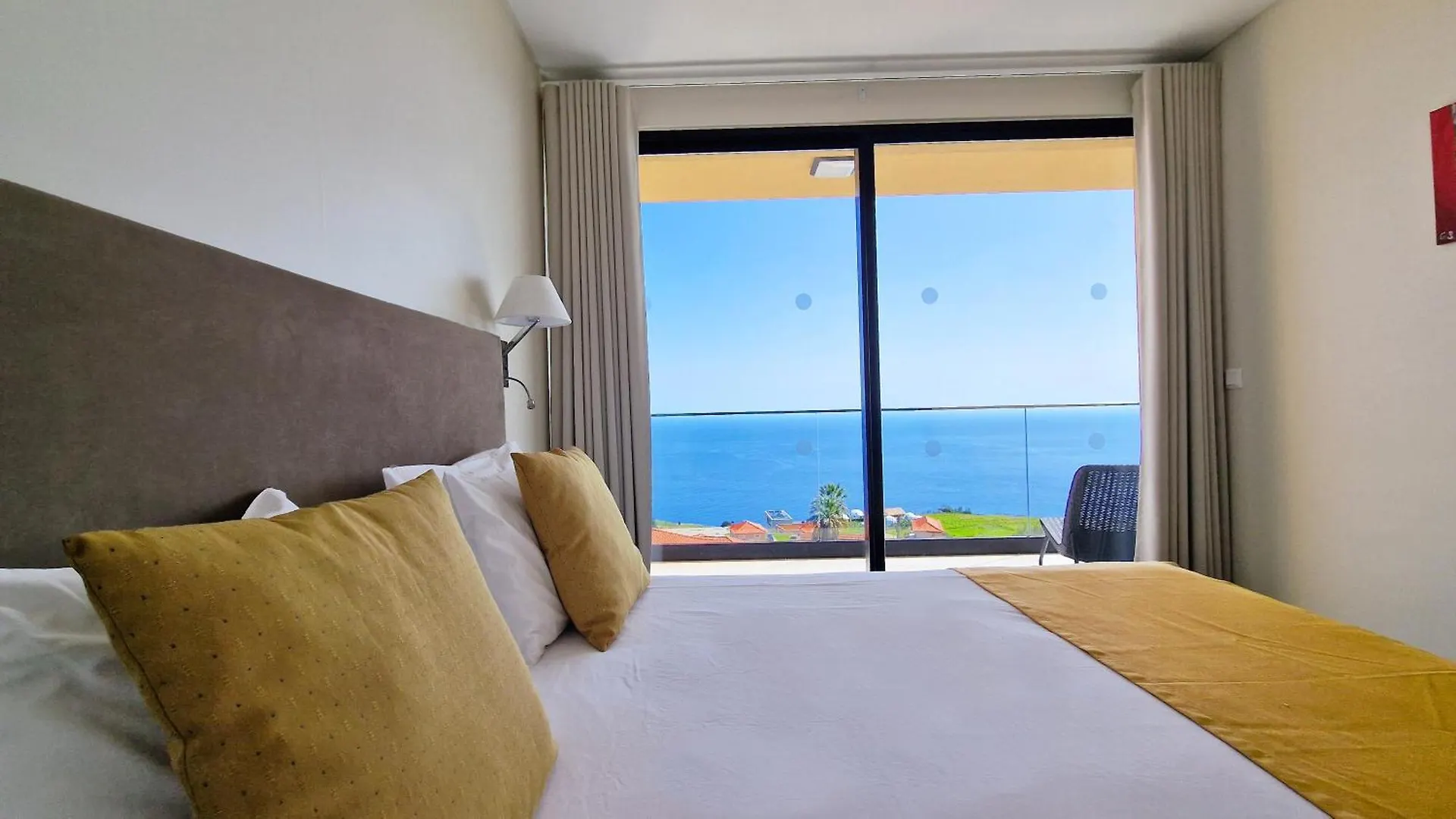 Eden Sun - A Modern Luxury Villa With A Panoramic View Prazeres