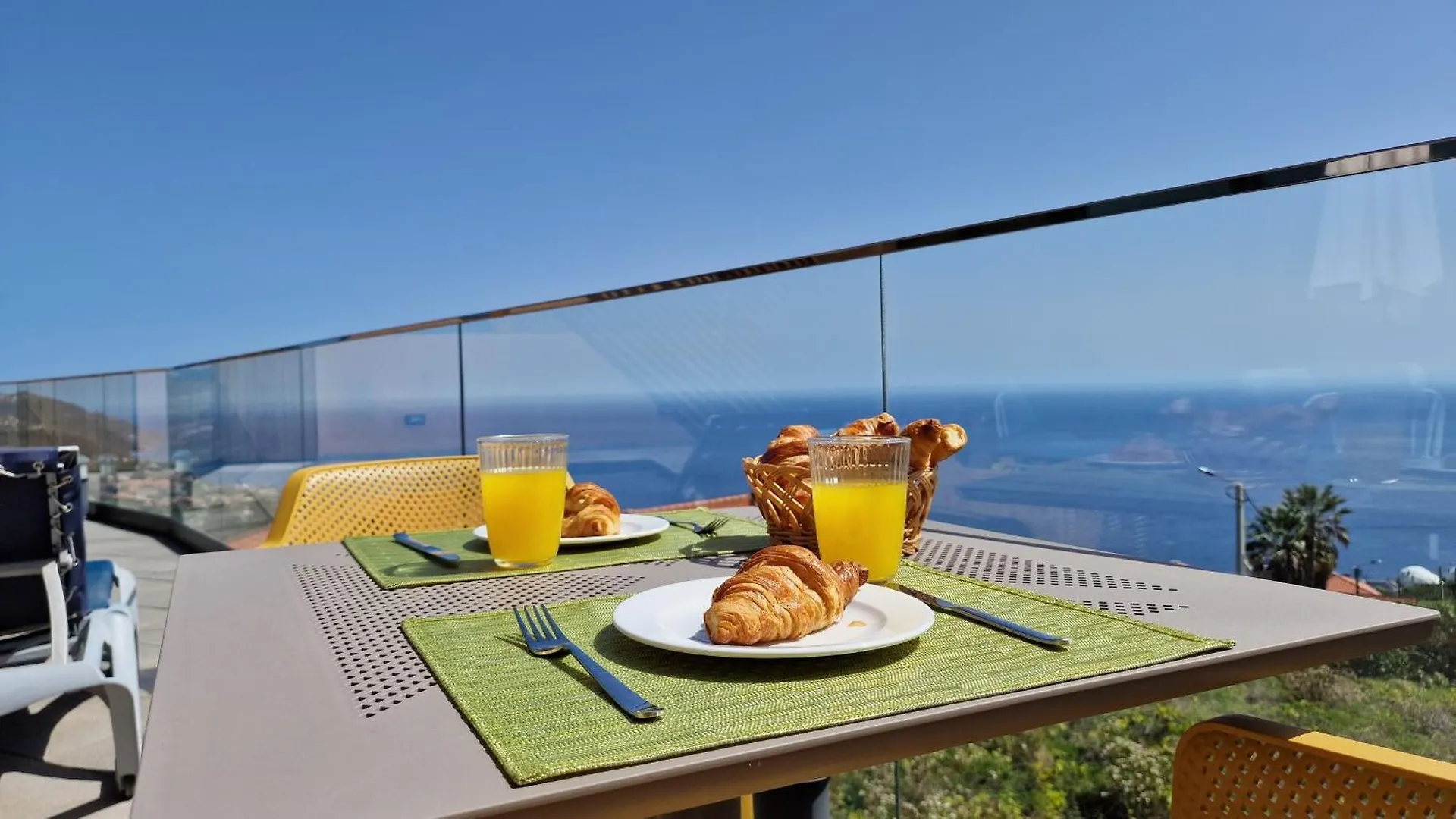 Eden Sun - A Modern Luxury Villa With A Panoramic View Prazeres
